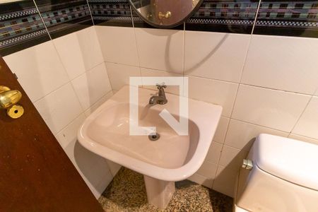 Casa à venda com 1008m², 5 quartos e 5 vagas Casa à venda com 1008m², 5 quartos e 5 vagasBanheiro de hospede