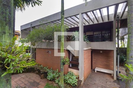 Casa à venda com 1008m², 5 quartos e 5 vagas Casa à venda com 1008m², 5 quartos e 5 vagasFachada interna