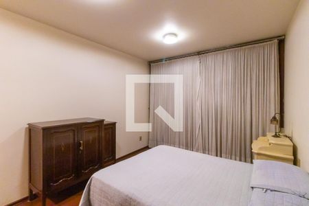 Casa à venda com 1008m², 5 quartos e 5 vagas Casa à venda com 1008m², 5 quartos e 5 vagasQuarto 5