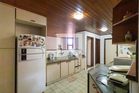 Casa à venda com 1008m², 5 quartos e 5 vagas Casa à venda com 1008m², 5 quartos e 5 vagasCozinha