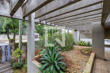 Casa à venda com 1008m², 5 quartos e 5 vagas Casa à venda com 1008m², 5 quartos e 5 vagasVaranda