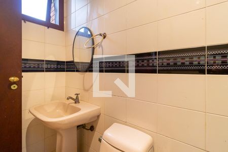 Casa à venda com 1008m², 5 quartos e 5 vagas Casa à venda com 1008m², 5 quartos e 5 vagasBanheiro de hospede