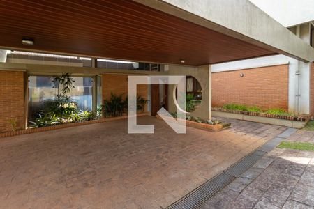 Casa à venda com 1008m², 5 quartos e 5 vagas Casa à venda com 1008m², 5 quartos e 5 vagasFachada interna