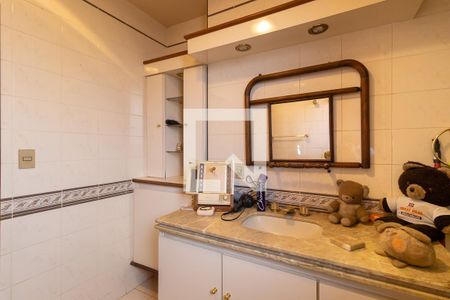 Casa à venda com 1008m², 5 quartos e 5 vagas Casa à venda com 1008m², 5 quartos e 5 vagasBanheiro da suíte 2