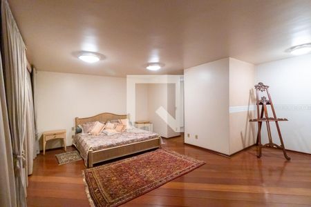 Casa à venda com 1008m², 5 quartos e 5 vagas Casa à venda com 1008m², 5 quartos e 5 vagasQuarto da suíte 1