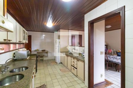 Casa à venda com 1008m², 5 quartos e 5 vagas Casa à venda com 1008m², 5 quartos e 5 vagasCozinha