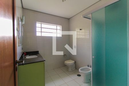 Casa à venda com 250m², 3 quartos e 3 vagasBanheiro