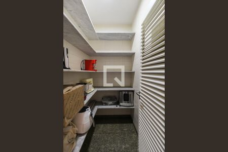 Apartamento à venda com 254m², 3 quartos e 4 vagasDespensa