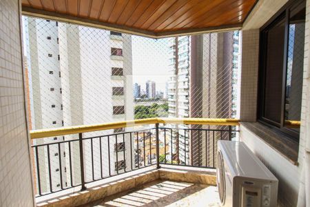 Apartamento à venda com 254m², 3 quartos e 4 vagasVaranda do Escritório