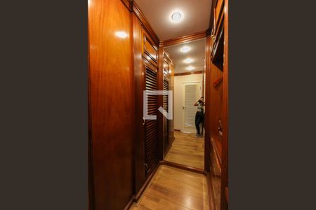 Apartamento à venda com 254m², 3 quartos e 4 vagasCloset Suíte 1