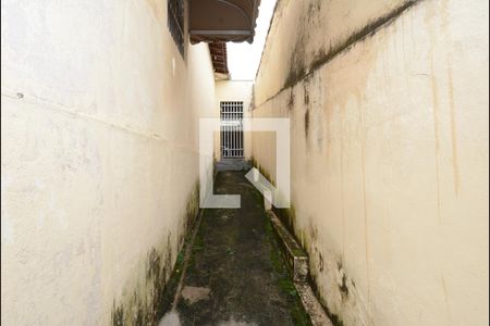 Casa à venda com 130m², 3 quartos e 4 vagasCorredor Quintal