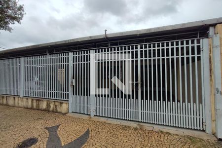 Casa à venda com 130m², 3 quartos e 4 vagasFachada