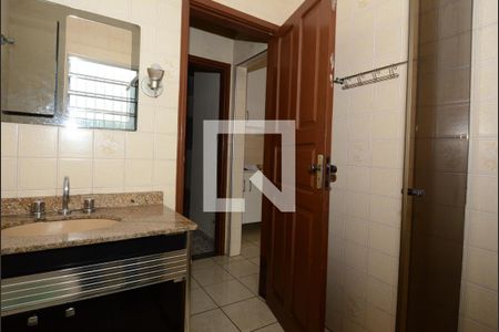 Casa à venda com 130m², 3 quartos e 4 vagasBanheiro