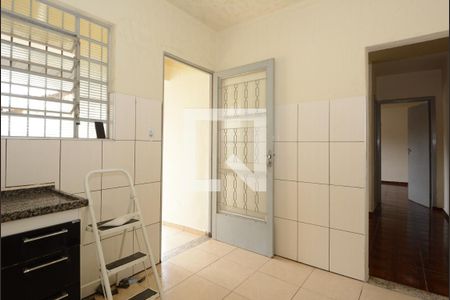 Casa à venda com 130m², 3 quartos e 4 vagasEdícula - Cozinha 