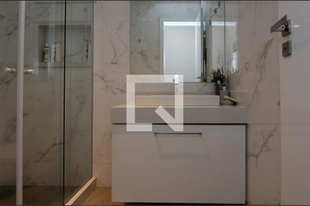 Casa de condomínio à venda com 400m², 5 quartos e 2 vagas Casa de condomínio à venda com 400m², 5 quartos e 2 vagasBanheiro 1