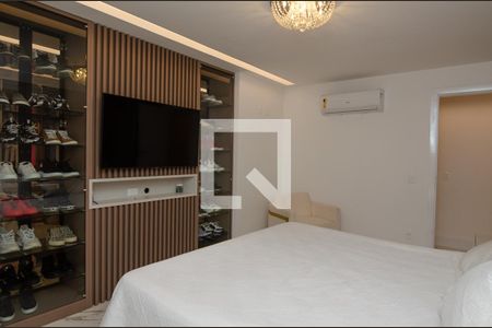 Casa de condomínio à venda com 400m², 5 quartos e 2 vagas Casa de condomínio à venda com 400m², 5 quartos e 2 vagasSuite 3