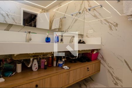 Casa de condomínio à venda com 400m², 5 quartos e 2 vagas Casa de condomínio à venda com 400m², 5 quartos e 2 vagasBanheiro da Suíte 3