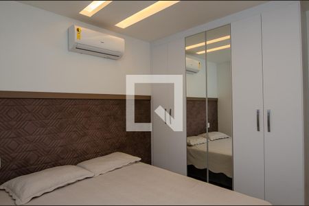 Casa de condomínio à venda com 400m², 5 quartos e 2 vagas Casa de condomínio à venda com 400m², 5 quartos e 2 vagasQuarto 5