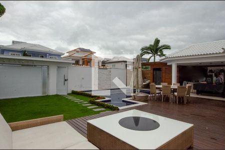 Casa de condomínio à venda com 400m², 5 quartos e 2 vagas Casa de condomínio à venda com 400m², 5 quartos e 2 vagasÁrea externa