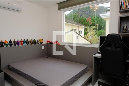 Casa de condomínio à venda com 400m², 5 quartos e 2 vagas Casa de condomínio à venda com 400m², 5 quartos e 2 vagasSuíte 2