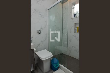 Casa de condomínio à venda com 400m², 5 quartos e 2 vagas Casa de condomínio à venda com 400m², 5 quartos e 2 vagasBanheiro da Suíte 2