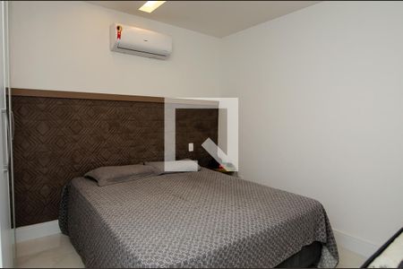 Casa de condomínio à venda com 400m², 5 quartos e 2 vagas Casa de condomínio à venda com 400m², 5 quartos e 2 vagasQuarto 4