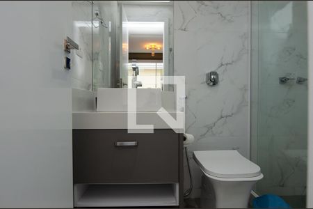 Casa de condomínio à venda com 400m², 5 quartos e 2 vagas Casa de condomínio à venda com 400m², 5 quartos e 2 vagasBanheiro da Suíte 2