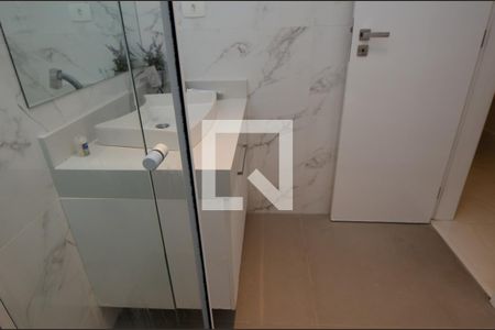 Casa de condomínio à venda com 400m², 5 quartos e 2 vagas Casa de condomínio à venda com 400m², 5 quartos e 2 vagasBanheiro 1