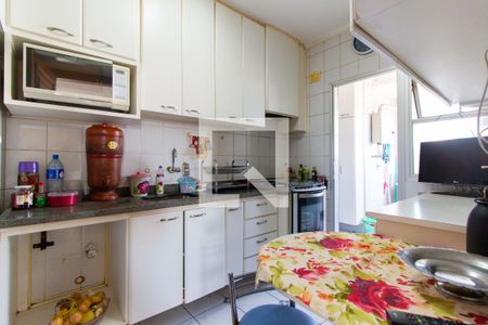 Apartamento à venda com 107m², 3 quartos e 2 vagas Apartamento à venda com 107m², 3 quartos e 2 vagasCozinha