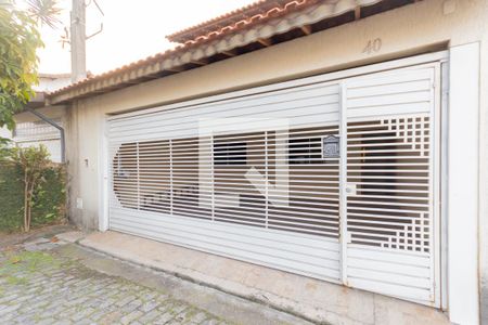 Casa para alugar com 130m², 3 quartos e 3 vagas Casa para alugar com 130m², 3 quartos e 3 vagasFachada