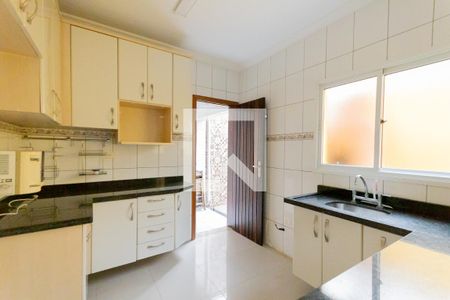 Casa para alugar com 130m², 3 quartos e 3 vagas Casa para alugar com 130m², 3 quartos e 3 vagasCozinha