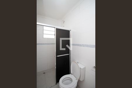 Banheiro de apartamento para alugar com 1 quarto, 50m² em Jardim Guanca, São Paulo