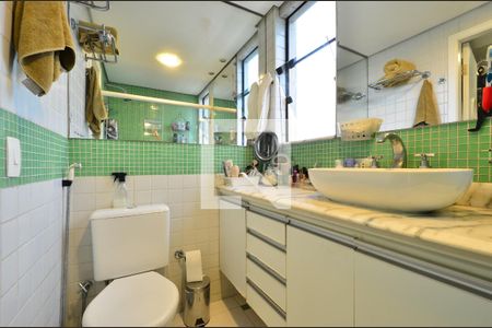 Apartamento à venda com 220m², 4 quartos e 3 vagasBanheiro da Suíte 2