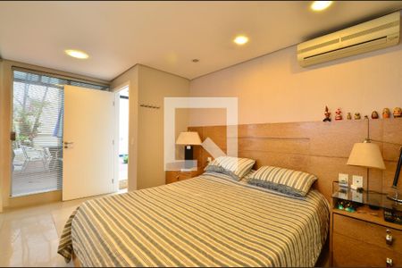 Apartamento à venda com 220m², 4 quartos e 3 vagasSuíte 2