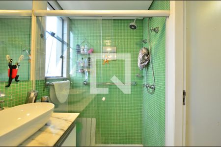 Apartamento à venda com 220m², 4 quartos e 3 vagasBanheiro da Suíte 2