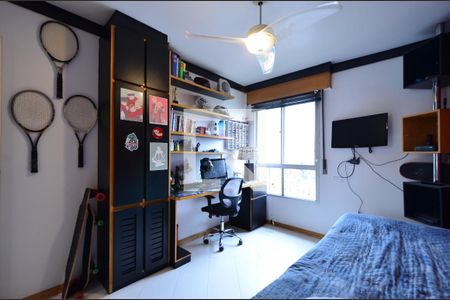 Apartamento à venda com 220m², 4 quartos e 3 vagasQuarto