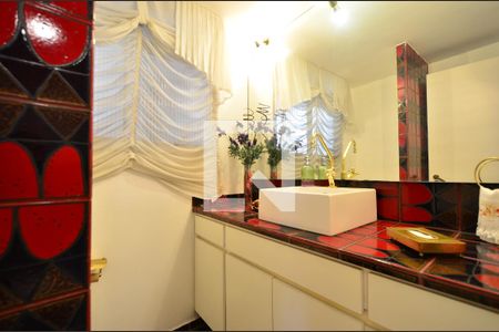 Apartamento à venda com 220m², 4 quartos e 3 vagasLavabo