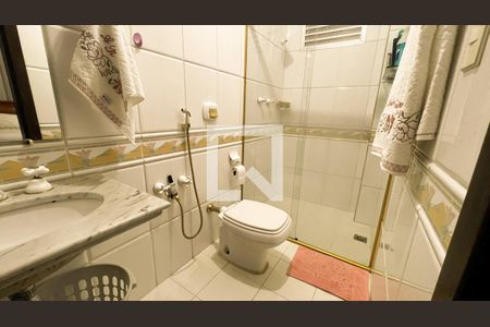 Casa à venda com 360m², 7 quartos e 8 vagasBanheiro 4