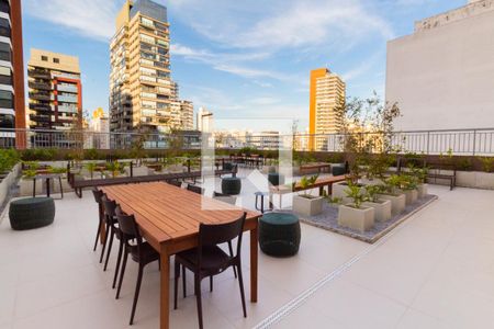 Apartamento à venda com 31m², 1 quarto e sem vaga Apartamento à venda com 31m², 1 quarto e sem vagaRooftop 2