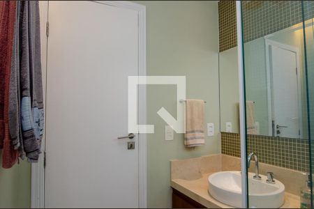 Casa de condomínio para alugar com 293m², 4 quartos e 2 vagas Casa de condomínio para alugar com 293m², 4 quartos e 2 vagasBanheiro da Suíte 3