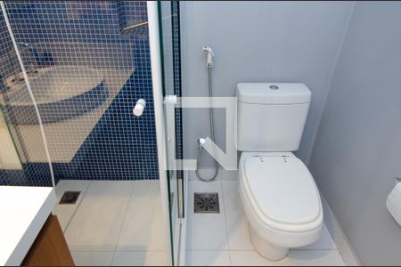 Casa de condomínio para alugar com 293m², 4 quartos e 2 vagas Casa de condomínio para alugar com 293m², 4 quartos e 2 vagasBanheiro da Suíte 4