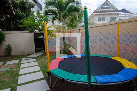 Casa de condomínio para alugar com 293m², 4 quartos e 2 vagas