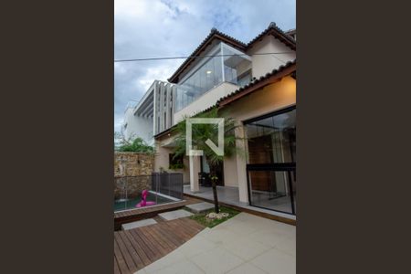 Casa de condomínio para alugar com 293m², 4 quartos e 2 vagas
