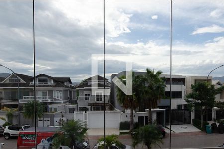 Casa de condomínio para alugar com 293m², 4 quartos e 2 vagas Casa de condomínio para alugar com 293m², 4 quartos e 2 vagasVaranda da suite 1
