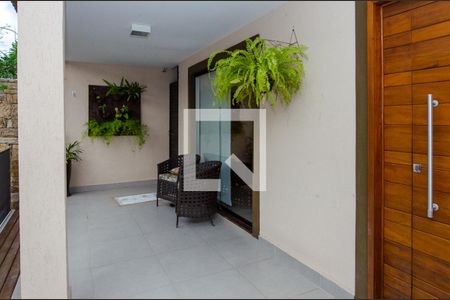 Casa de condomínio para alugar com 293m², 4 quartos e 2 vagas