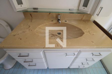 Casa à venda com 140m², 3 quartos e 2 vagasBanheiro 2