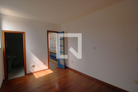 Casa à venda com 140m², 3 quartos e 2 vagasSuíte