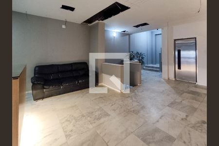 Apartamento à venda com 80m², 2 quartos e 1 vaga Apartamento à venda com 80m², 2 quartos e 1 vagaFachada e portaria