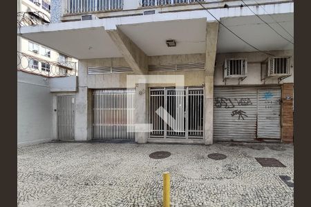Apartamento à venda com 80m², 2 quartos e 1 vaga Apartamento à venda com 80m², 2 quartos e 1 vagaFachada e portaria