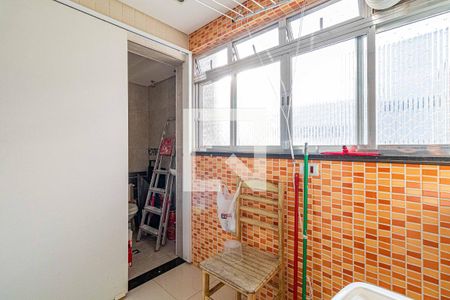 Apartamento à venda com 70m², 3 quartos e 1 vaga Apartamento à venda com 70m², 3 quartos e 1 vagaLavanderia